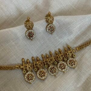 Choker and studs